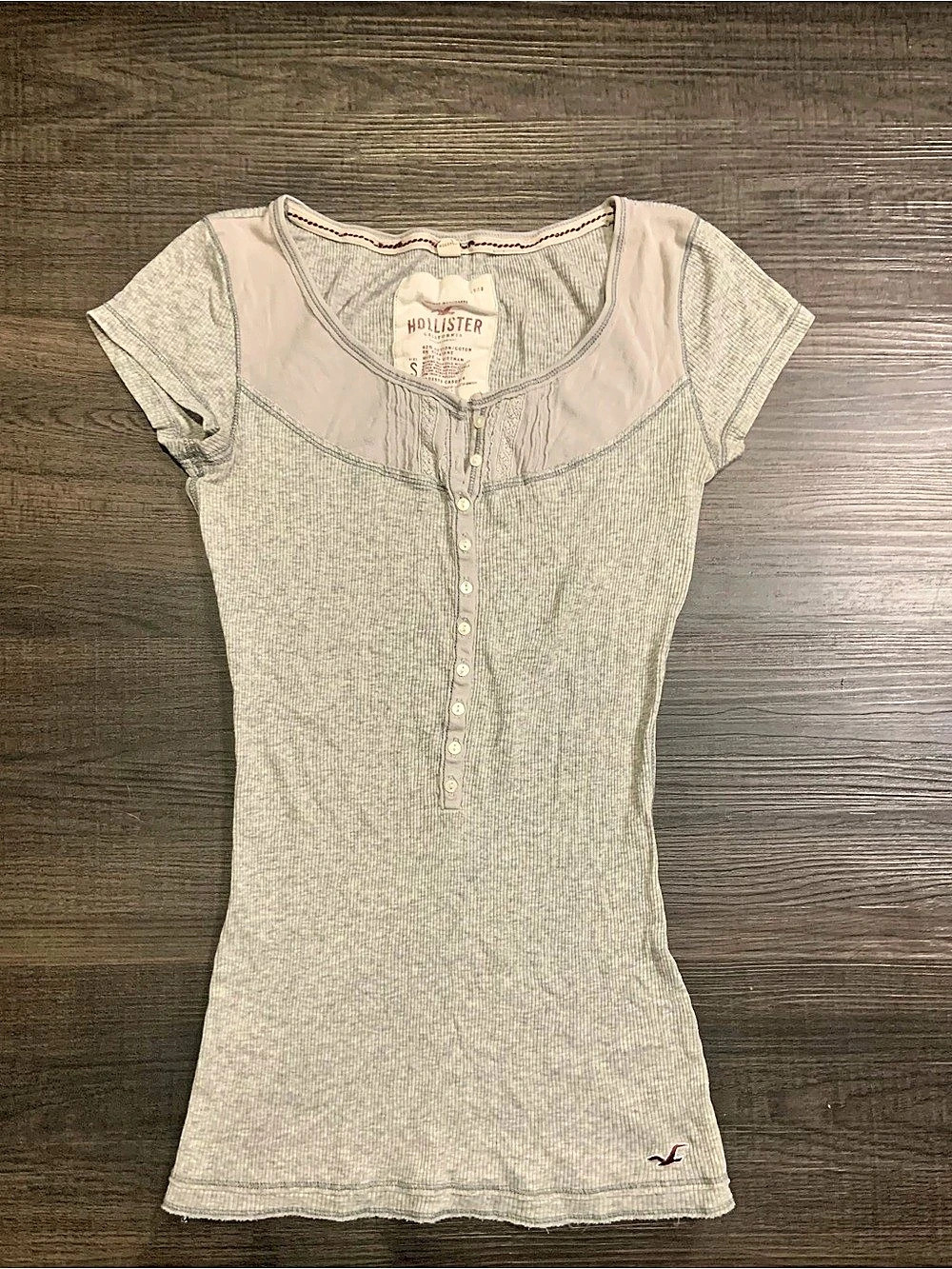 Hollister Ribbed Short Sleeve Top in Gray Size Small